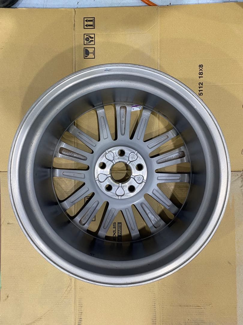 カムリ純正ホイール AXVH70