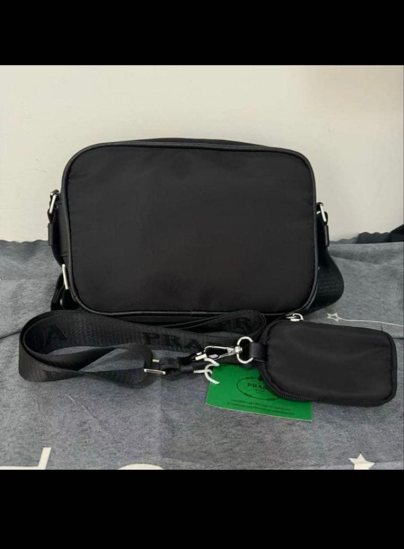 【翌日発送】PRADAショルダーバッグ　ノベルティ　新品