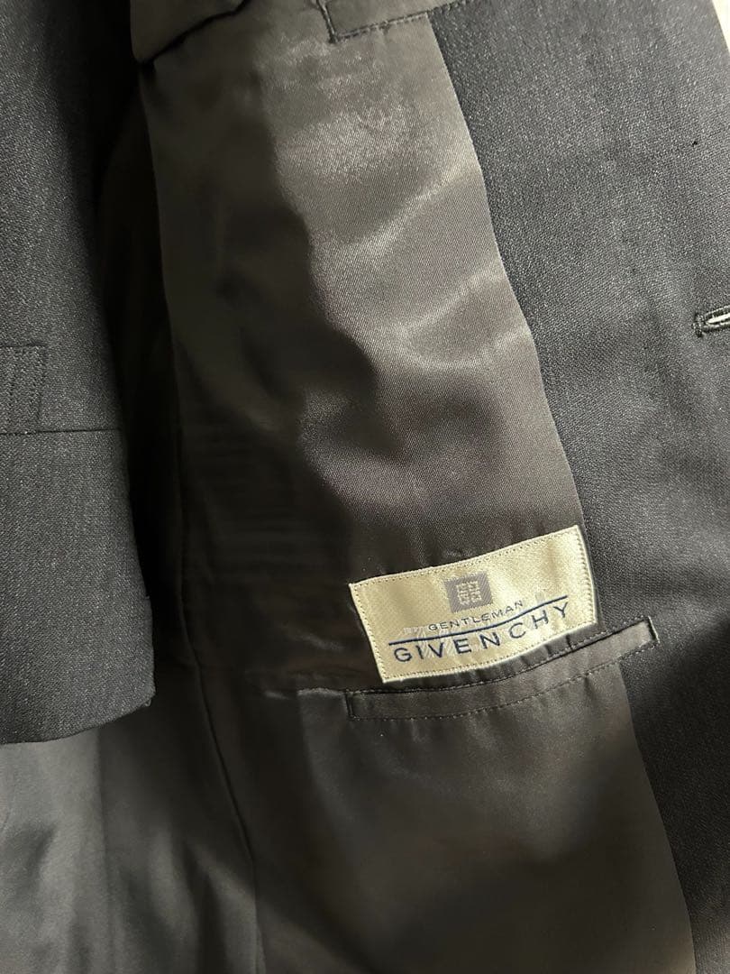 GIVENCHY メンズスーツ　3点セットベスト付き (Matsuzakaya)