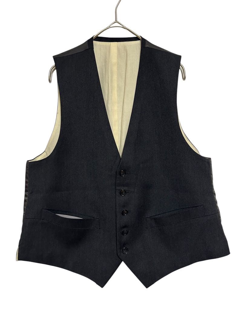 GIVENCHY メンズスーツ　3点セットベスト付き (Matsuzakaya)