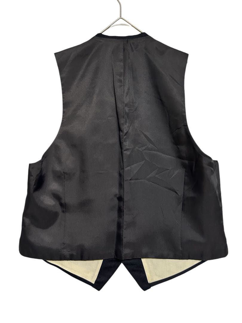 GIVENCHY メンズスーツ　3点セットベスト付き (Matsuzakaya)