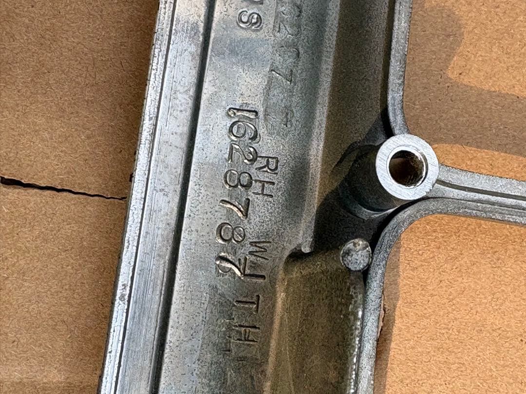 キャデラック　ブロアム　ヘッドライトベゼル　左右　二つ目用