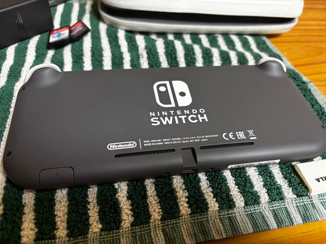 Nintendo Switch Light グレー本体　おまけ付き