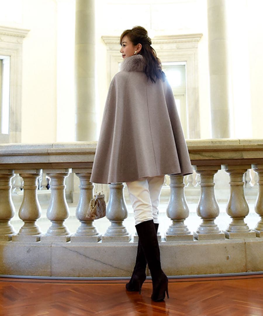 ルイルエブティック　リアルフォックスファー付きケープコート　コート