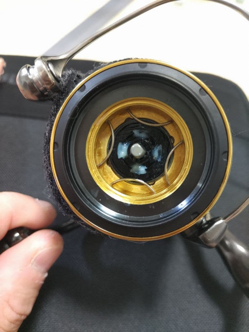 ＧＷまで出品。 美品！ 20ツインパワー4000XG C5000XGスプール付き