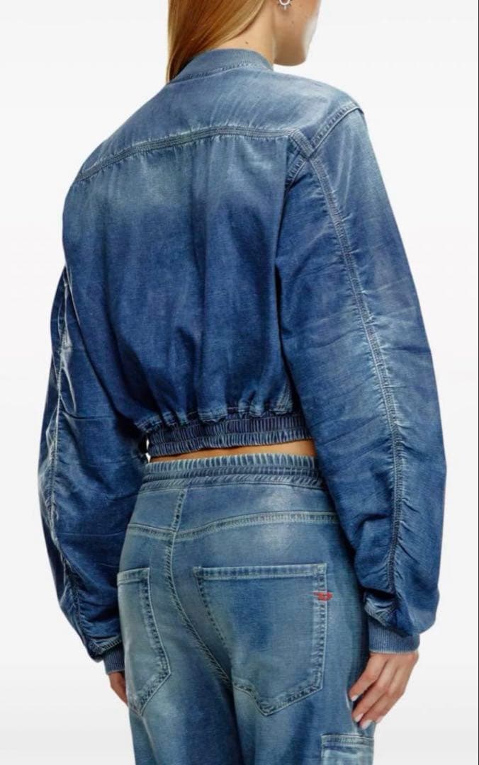 【DIESEL】今季デニムボンバージャケット　ロゴ　ルセラフィム　ユンジン着用♡