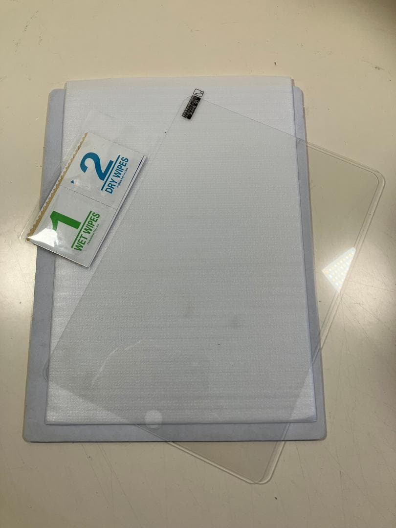 iPad 7世代　128GB グレー　WI-FI カバーガラス付