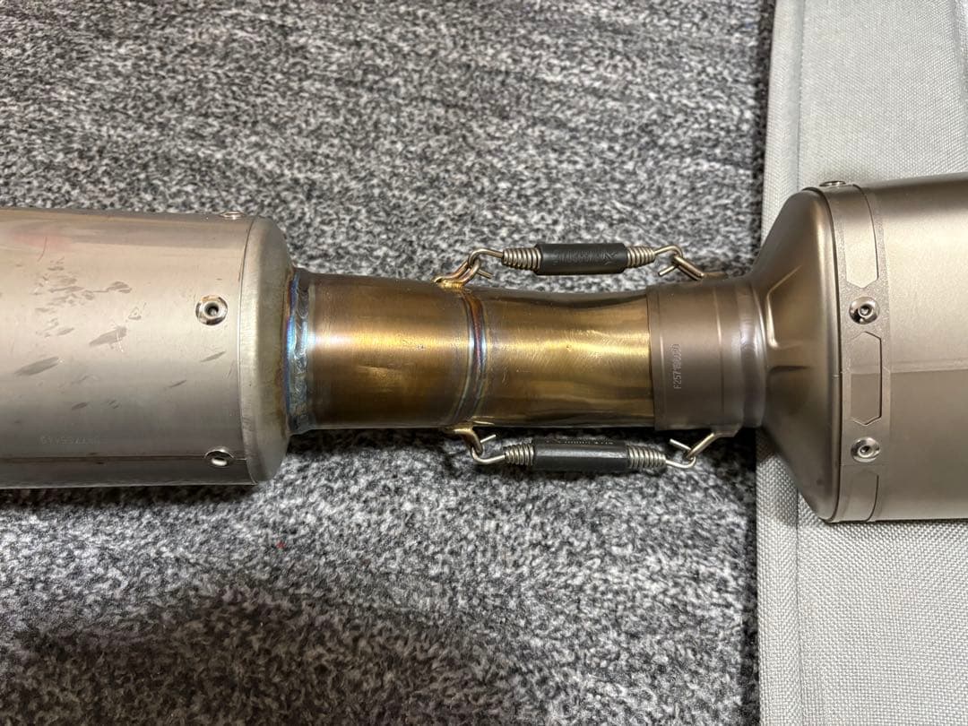 CBR1000RR-R 2020年式に取付　アクラポビッチ　スリップオンマフラー