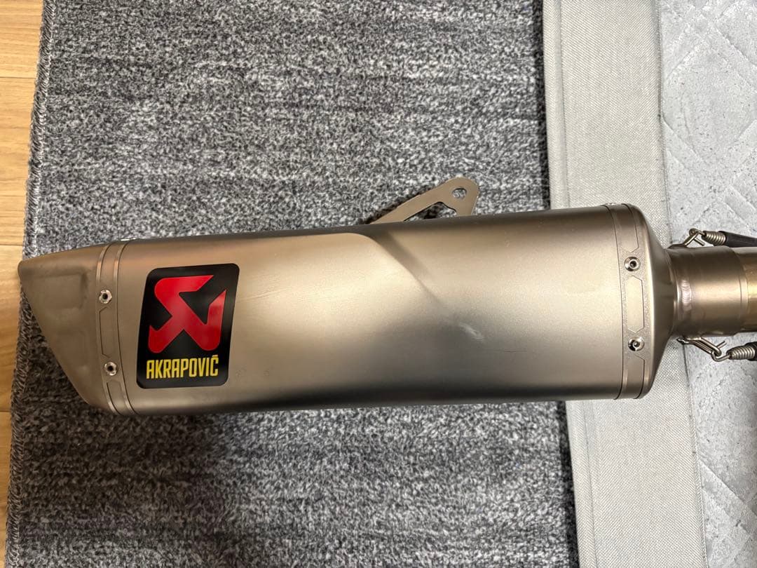 CBR1000RR-R 2020年式に取付　アクラポビッチ　スリップオンマフラー