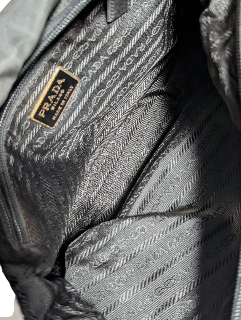 プラダ PRADA ショルダーバッグ 刺繍ロゴ フリンジ 肩掛け ナイロン