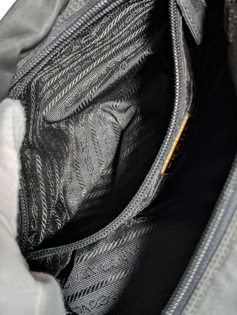 プラダ PRADA ショルダーバッグ 刺繍ロゴ フリンジ 肩掛け ナイロン