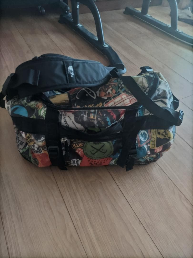 ノースフェイスBCダッフルバッグドラムバッグ廃盤ステッカープリント