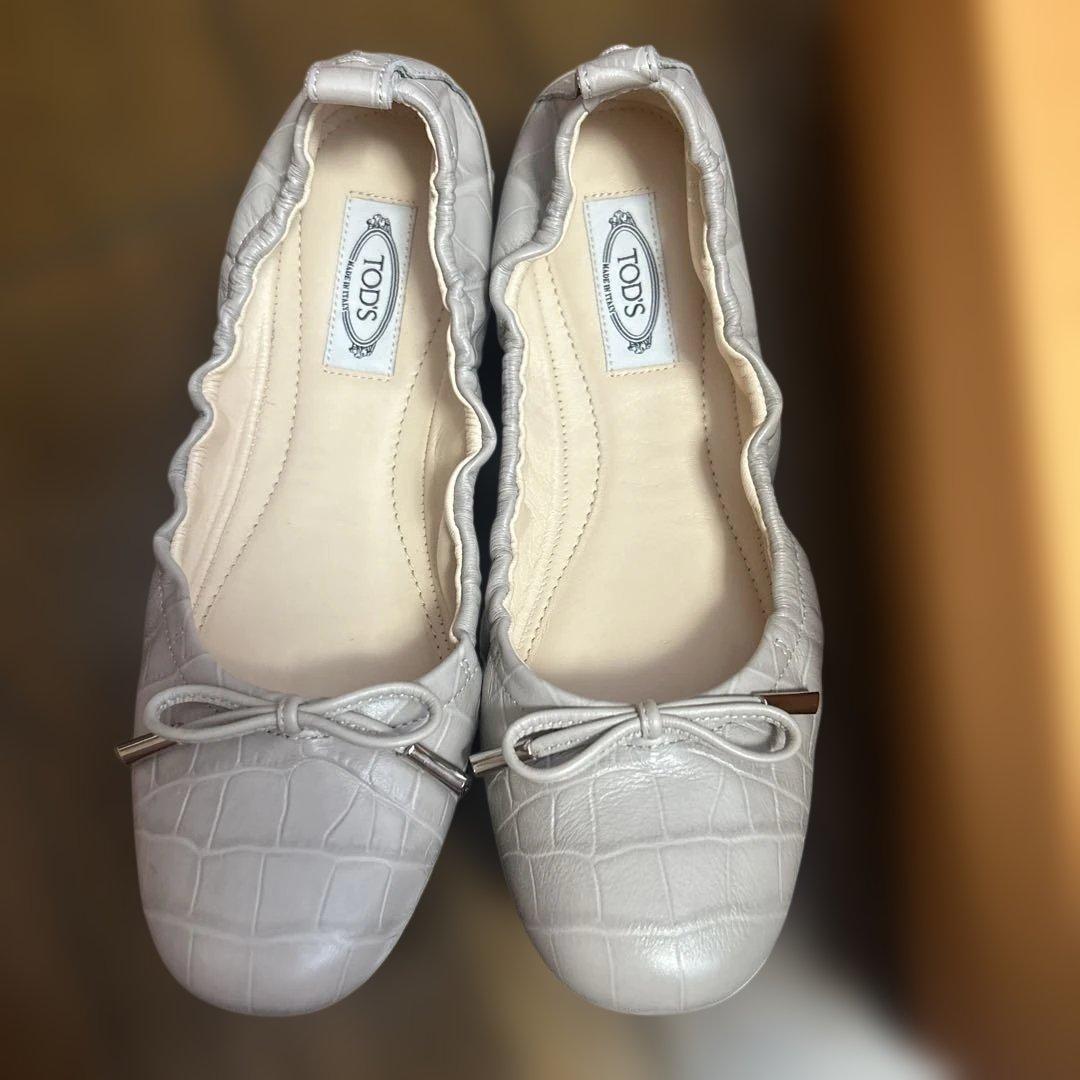 TOD'S グレー 系フラットシューズ リボン付き バレーシューズ
