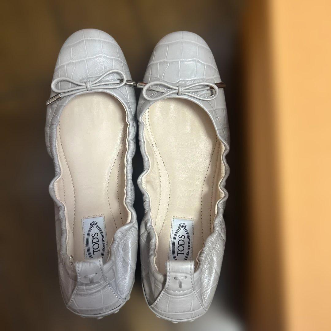 TOD'S グレー 系フラットシューズ リボン付き バレーシューズ