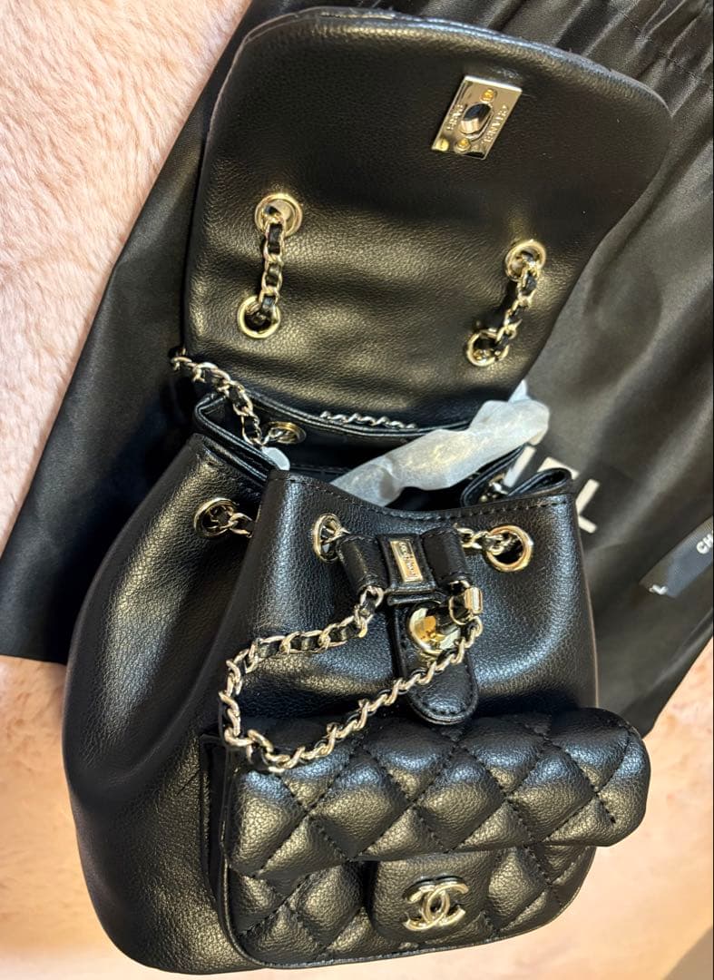 CHANEL ブラックキルティングバックパック