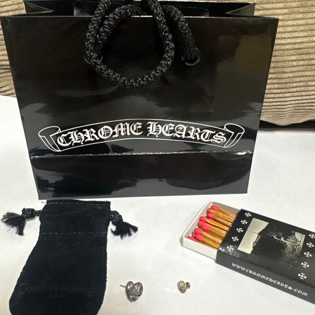 CHROME HEARTS ハート型ピアス