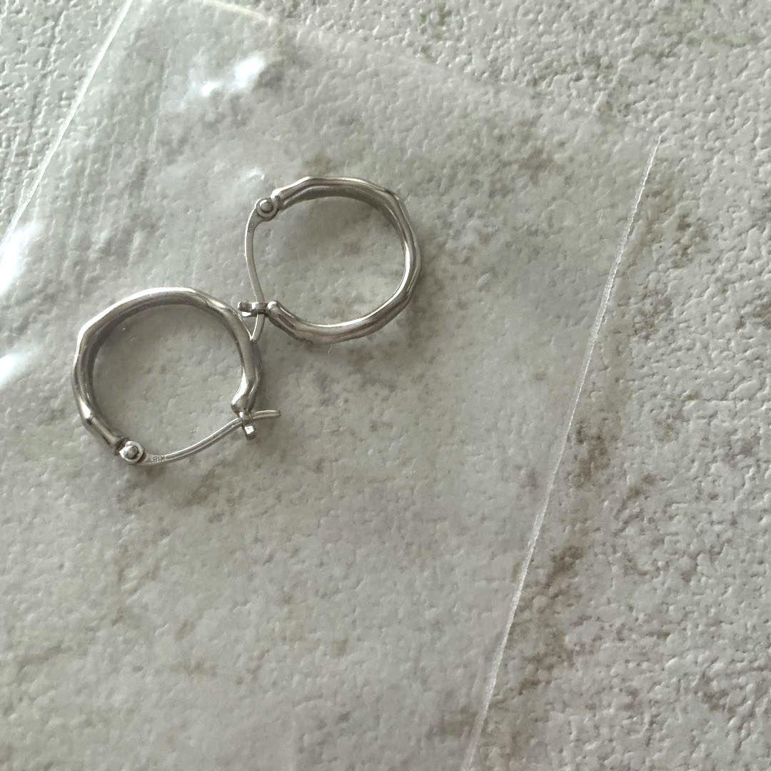 エテ ete フープピアス シルバー　89702400 SVロジウムピアス