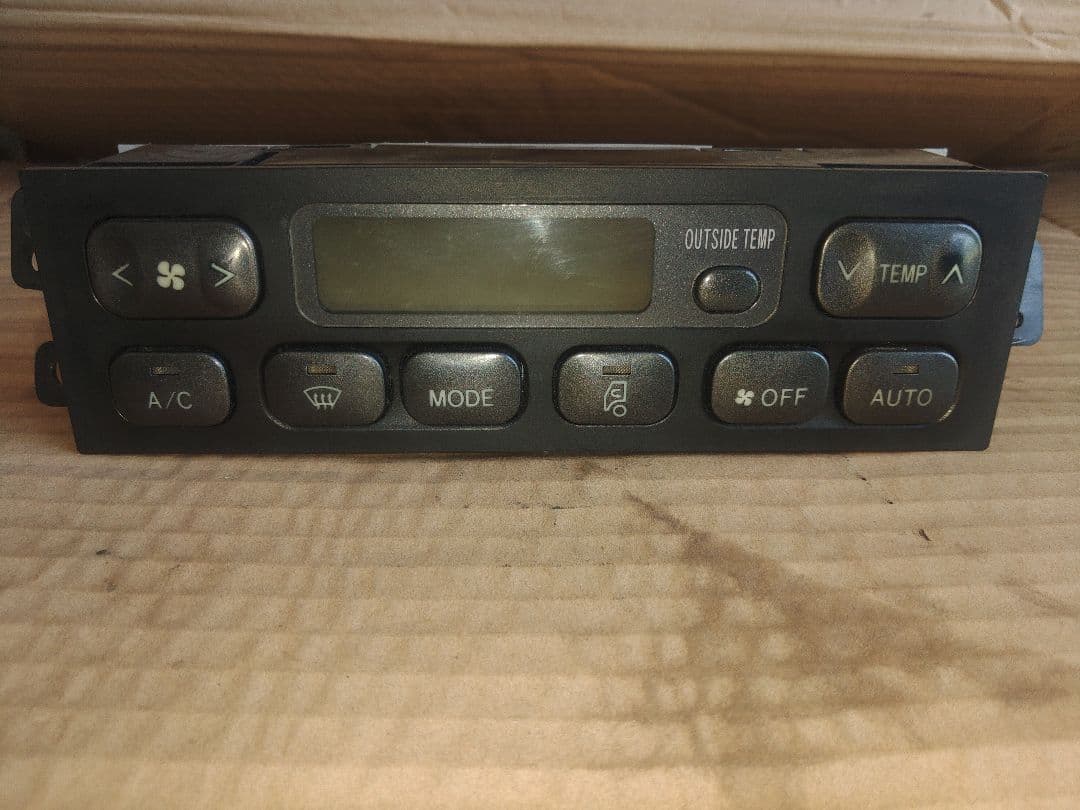 日野　プロフィア　エアコンパネル　エアコンスイッチ