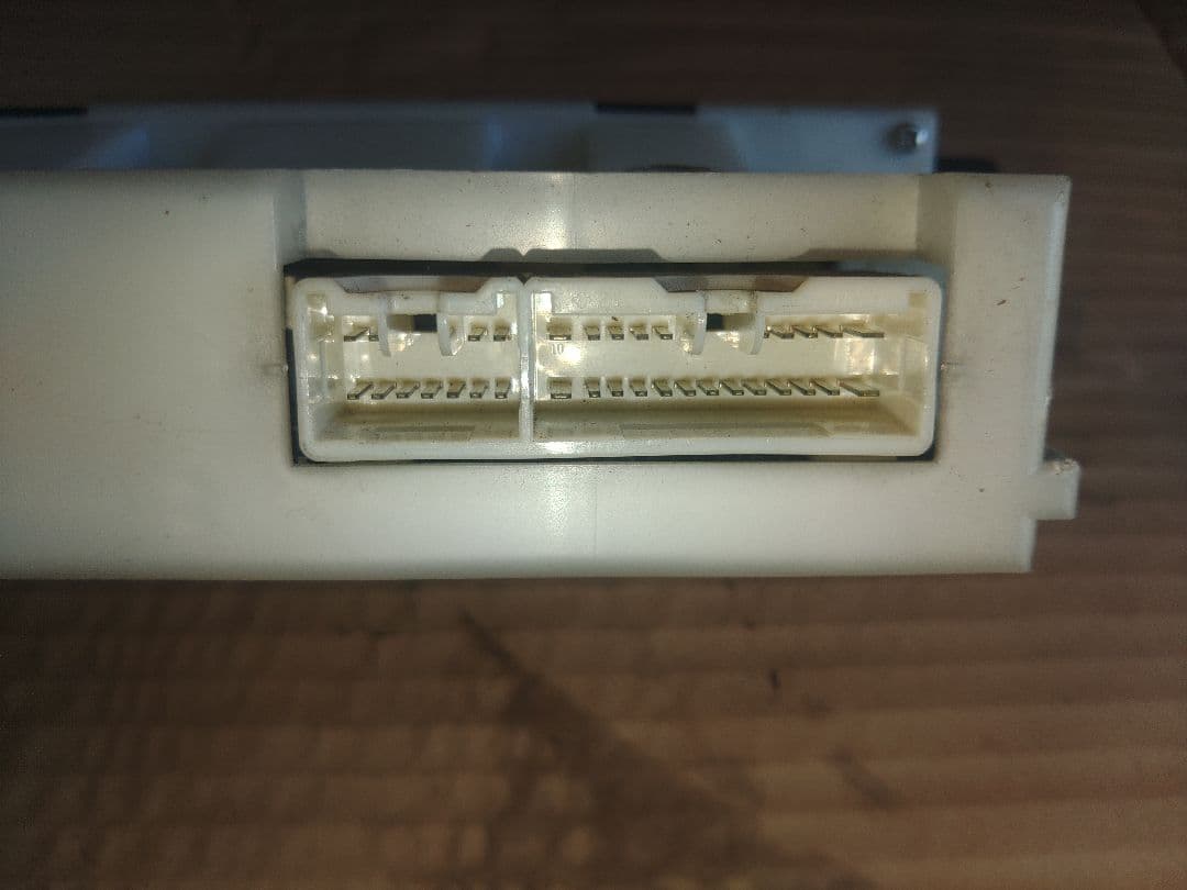 日野　プロフィア　エアコンパネル　エアコンスイッチ