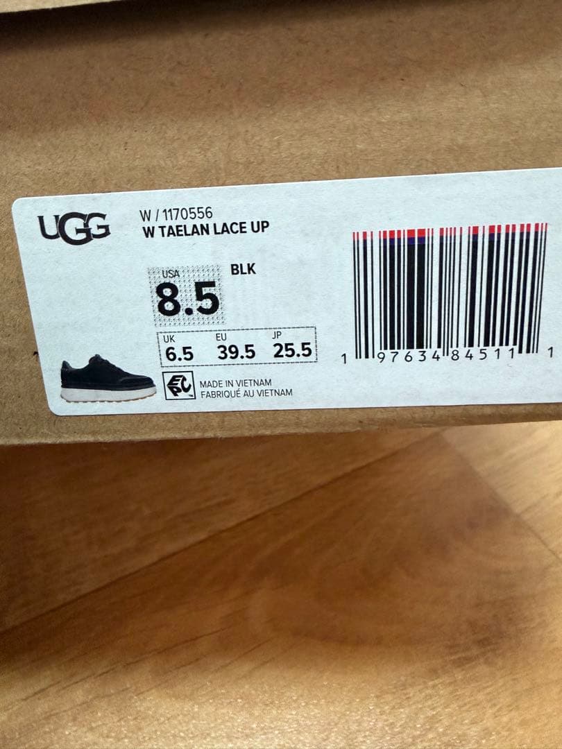 さち‼️UGG ブラック メッシュスニーカー 厚底　超美品