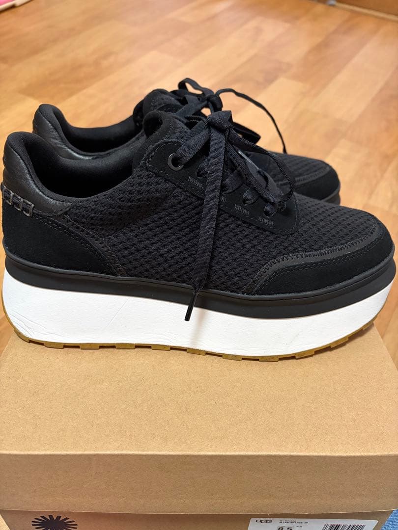 さち‼️UGG ブラック メッシュスニーカー 厚底　超美品