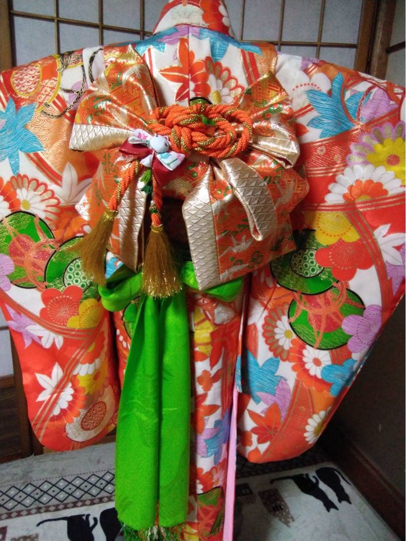 5歳から7歳向け・交織・レトロ着物のセットです