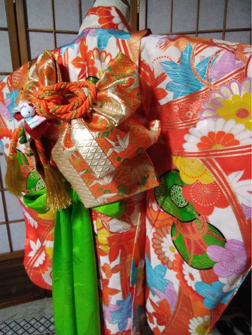 5歳から7歳向け・交織・レトロ着物のセットです