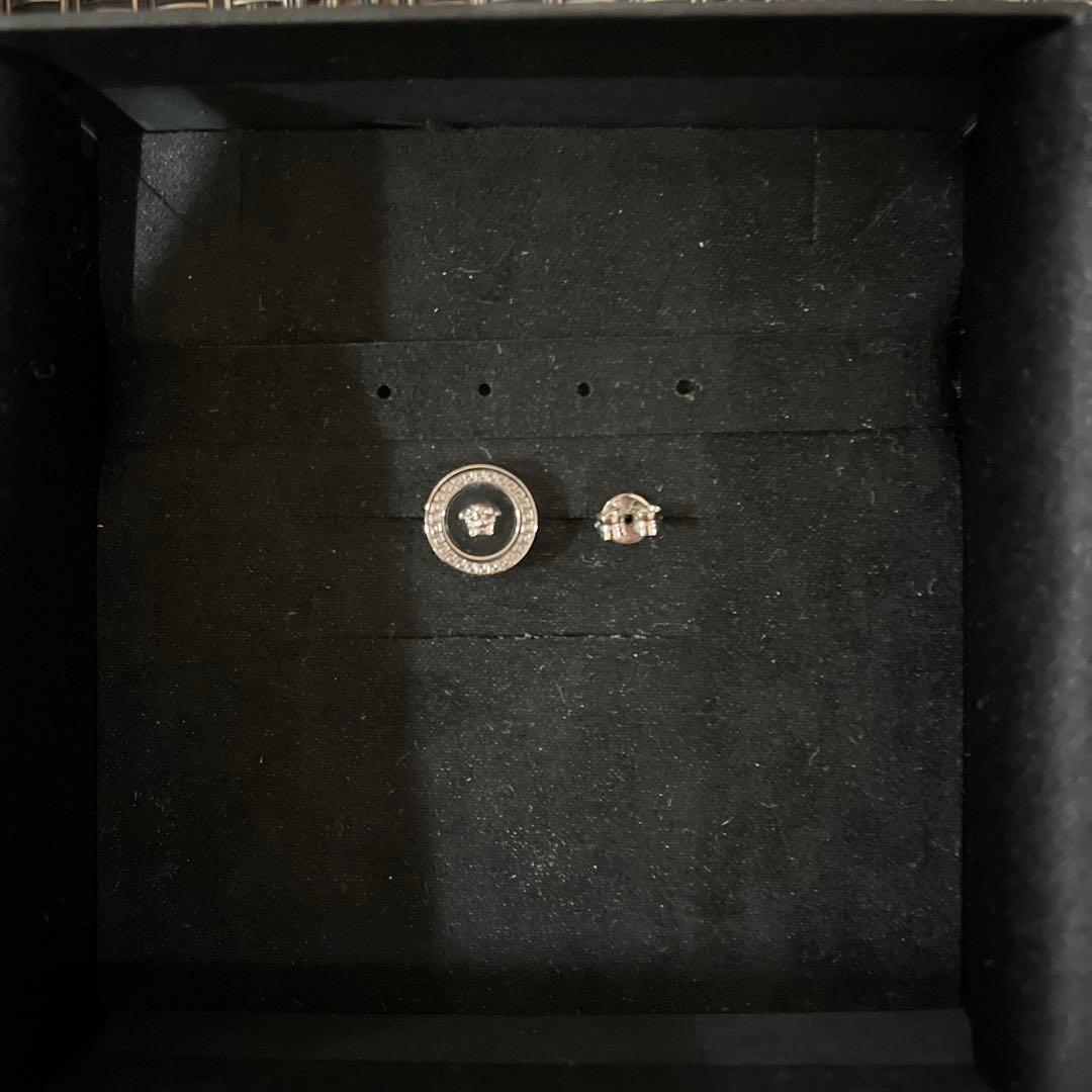 VERSACEベルサーチシルバーピアス　メデューサ　片耳