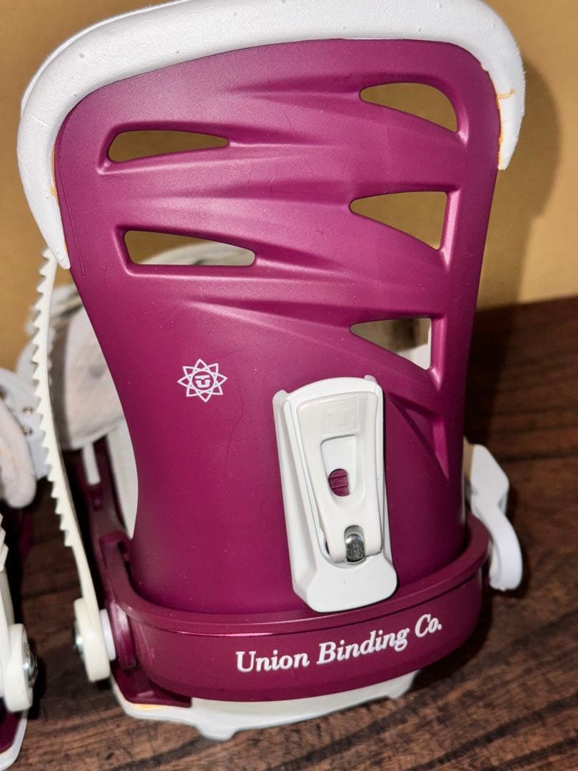 Union Rosa スノーボードビンディング ホワイト/パープル