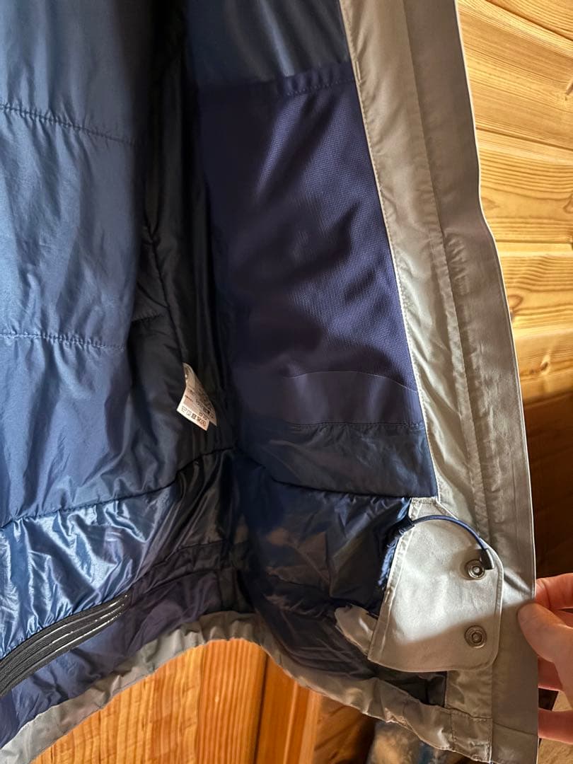 モンベル　パウダーグライドパーカ　サイズL 人気のライトグレー　ゴアテックス