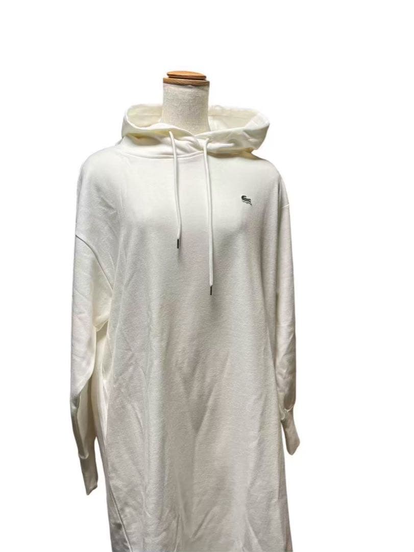 新品Lacoste ラコステフードワンピース　レディース　白トレーナーワンピース