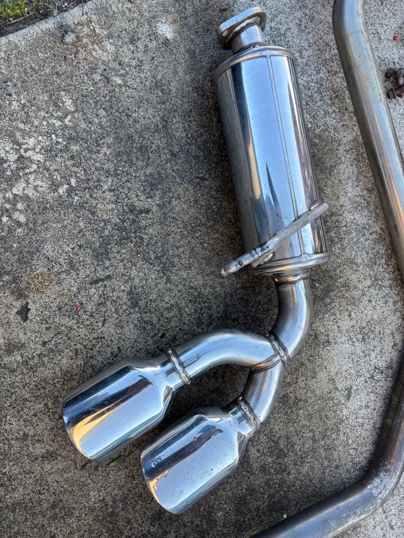 久保さんC-HR ブリッツ　ニュルスペック4本出しマフラー