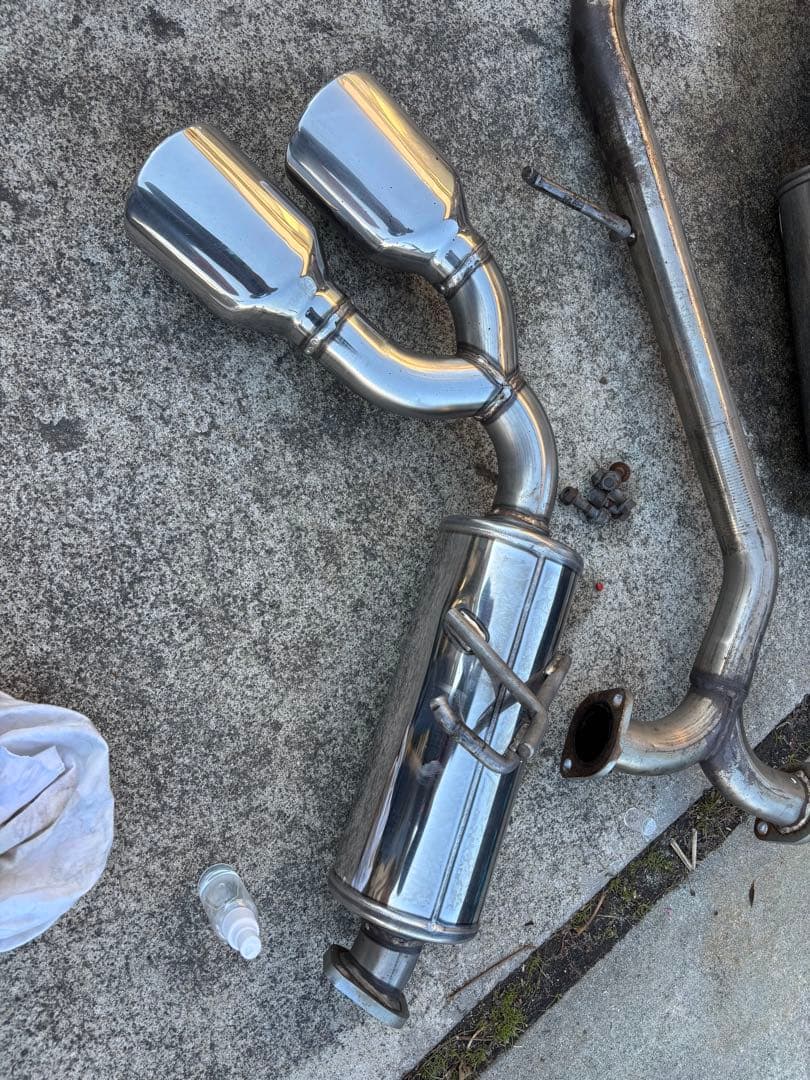 久保さんC-HR ブリッツ　ニュルスペック4本出しマフラー