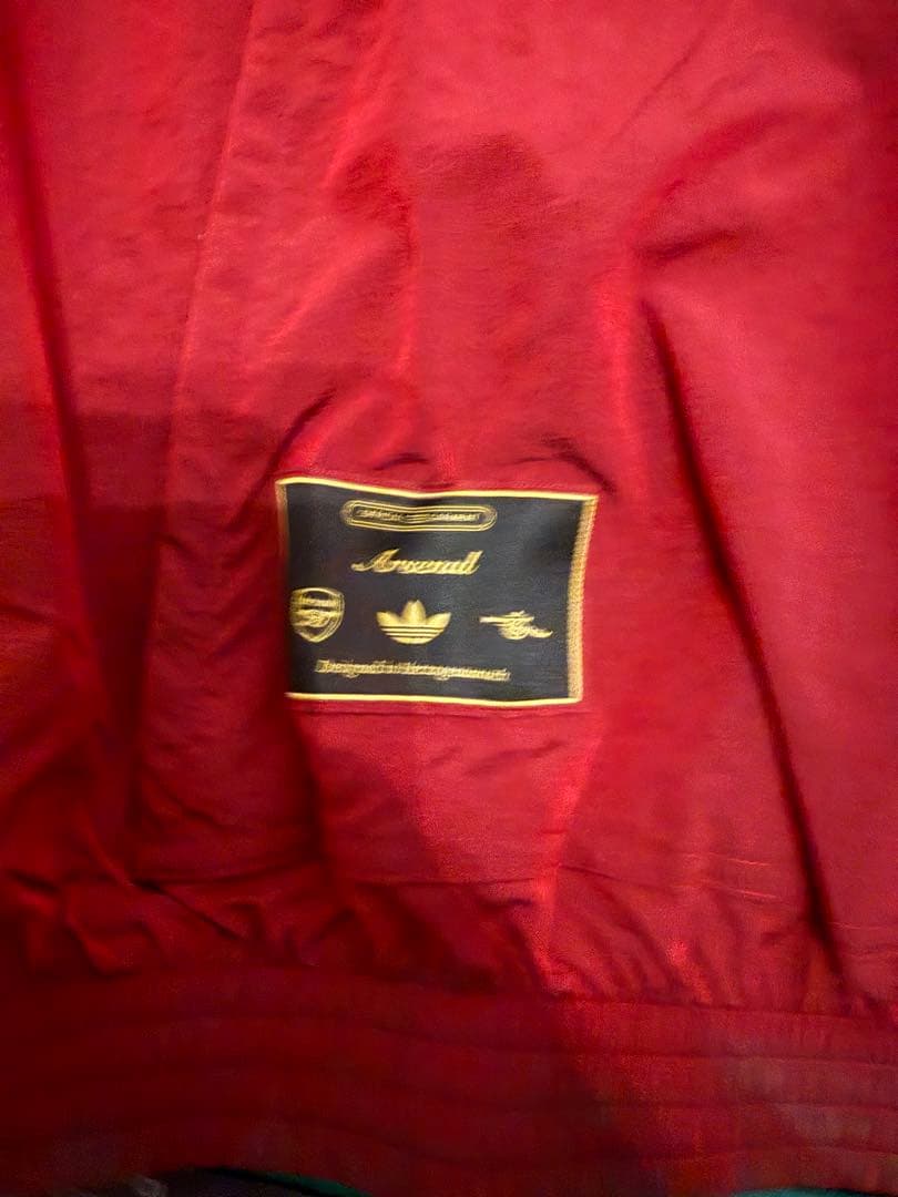 adidas レッド ジップアップジャケット Ｌサイズ