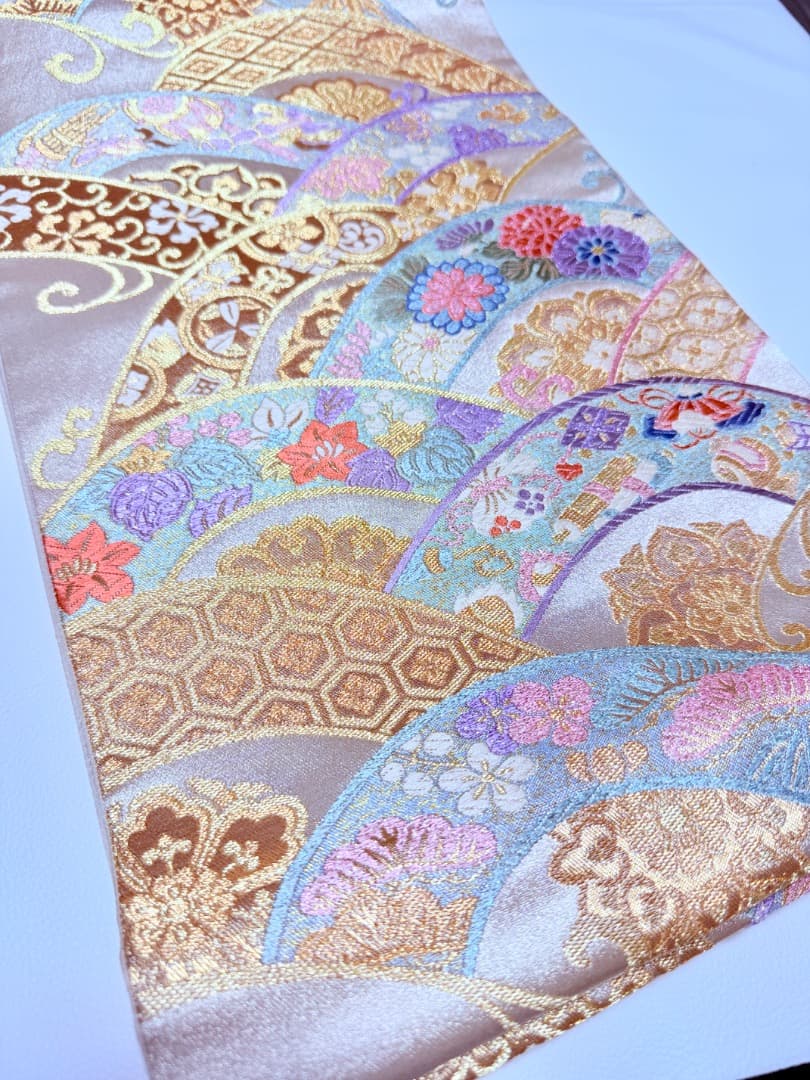 高級 袋帯 正絹 六通柄 宝尽くし シャンパンゴールド 扇文 訪問着 色無地