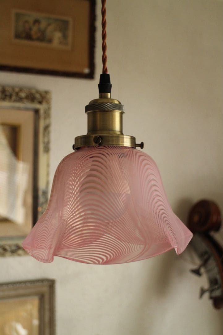 T980　アンティークフリルガラスのペンダントライト　吊り下げランプ　照明