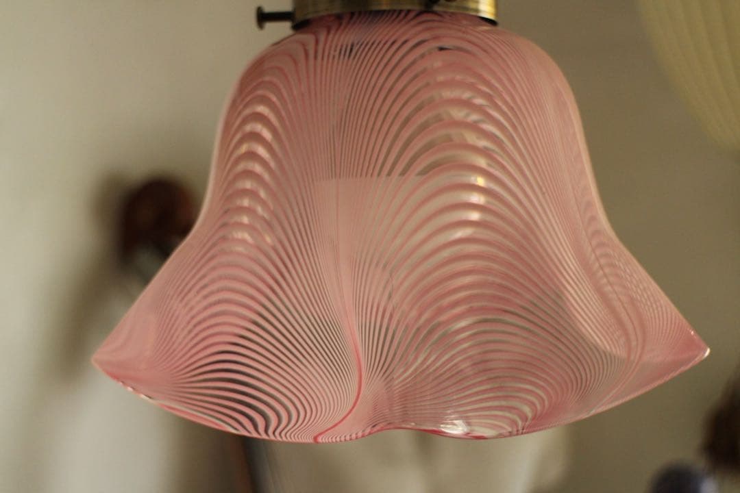 T980　アンティークフリルガラスのペンダントライト　吊り下げランプ　照明