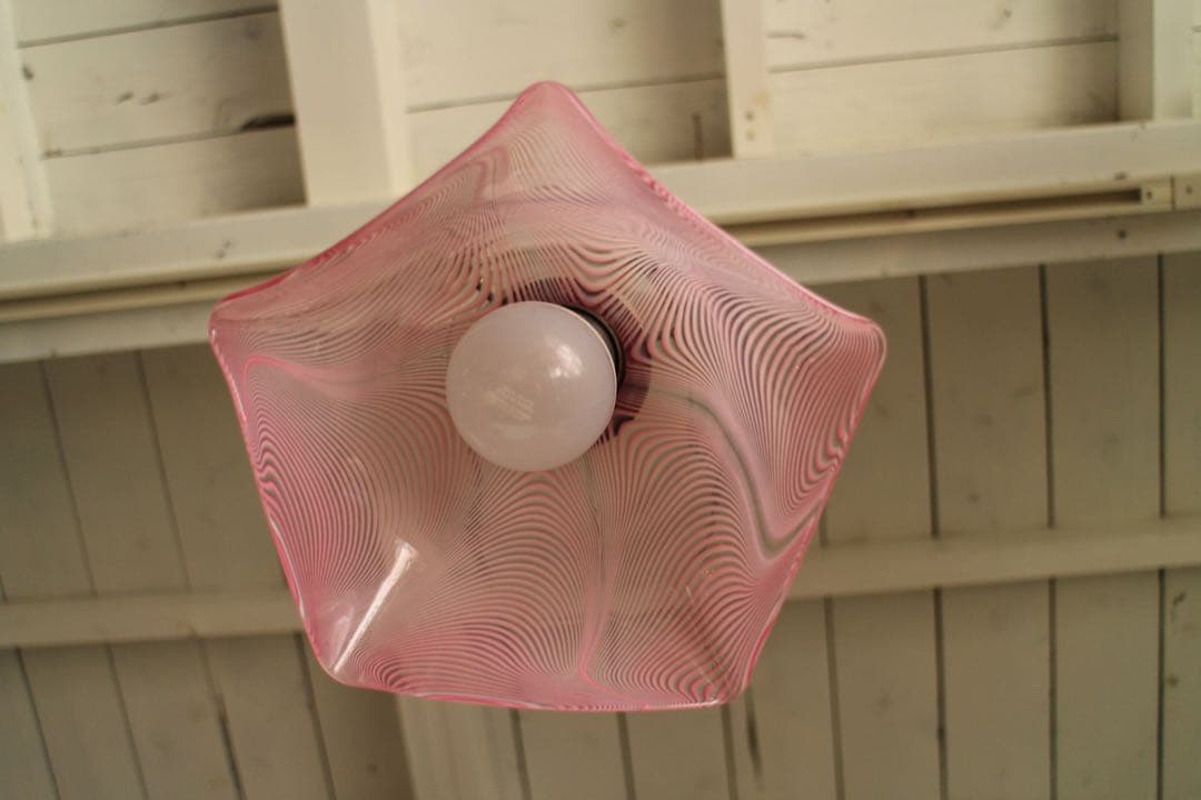 T980　アンティークフリルガラスのペンダントライト　吊り下げランプ　照明