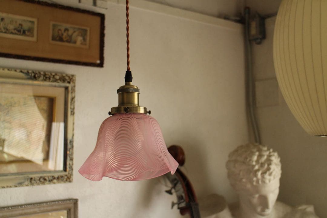 T980　アンティークフリルガラスのペンダントライト　吊り下げランプ　照明