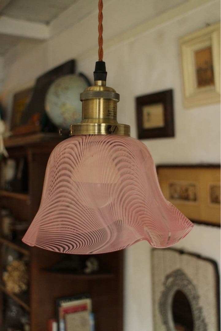 T980　アンティークフリルガラスのペンダントライト　吊り下げランプ　照明