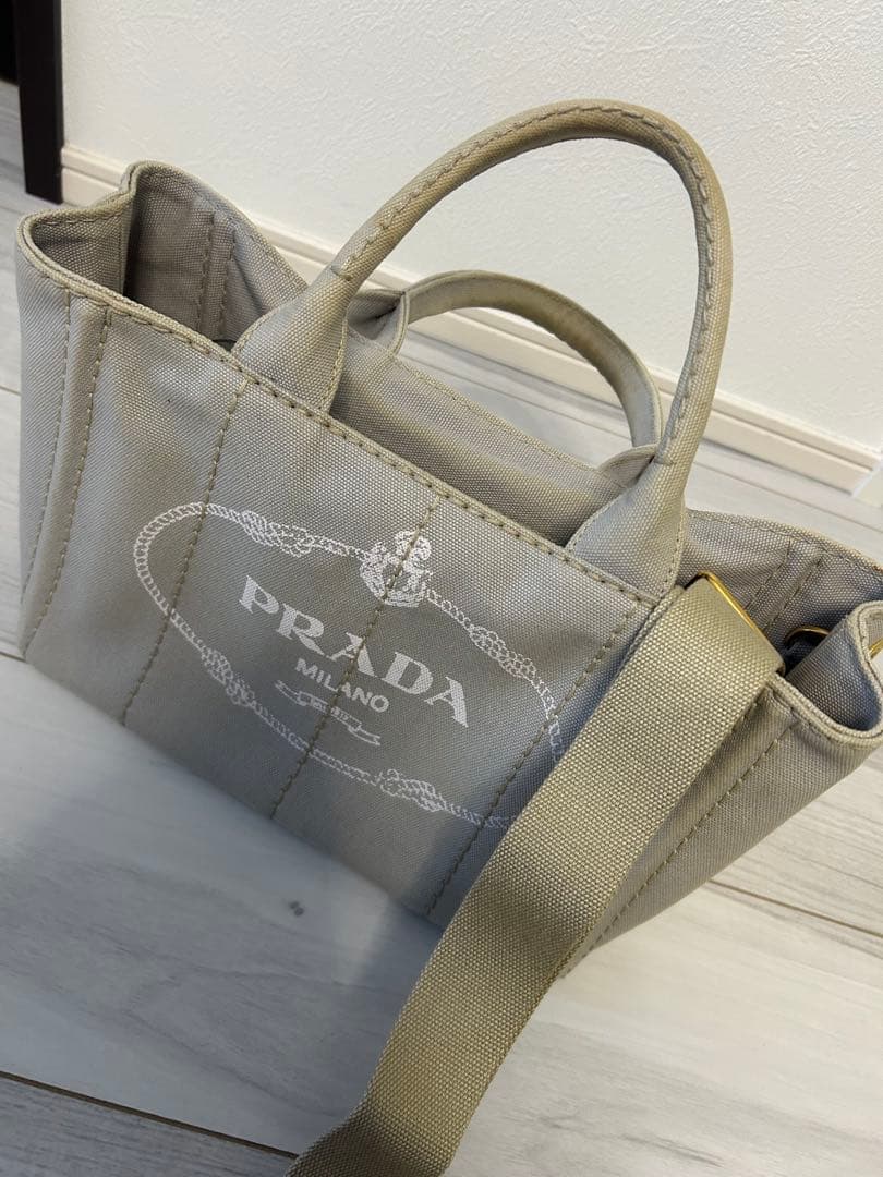 PRADA グレー トートバッグ