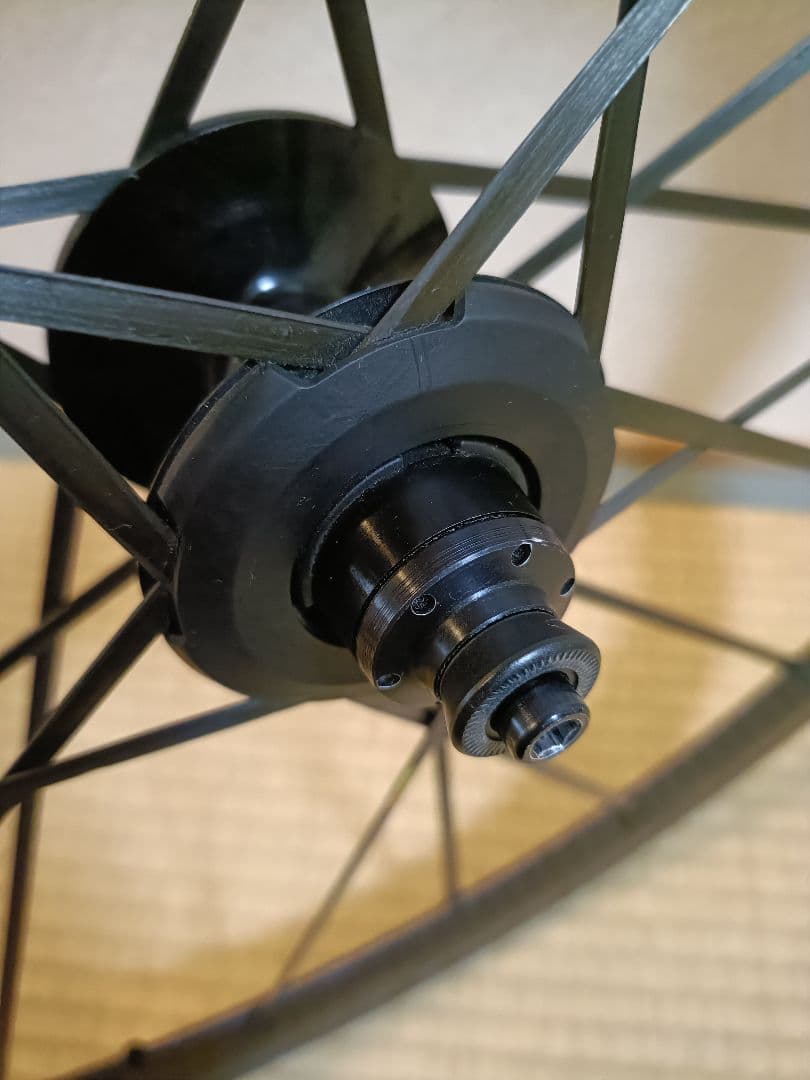 MAVIC COSMIC カーボンリア