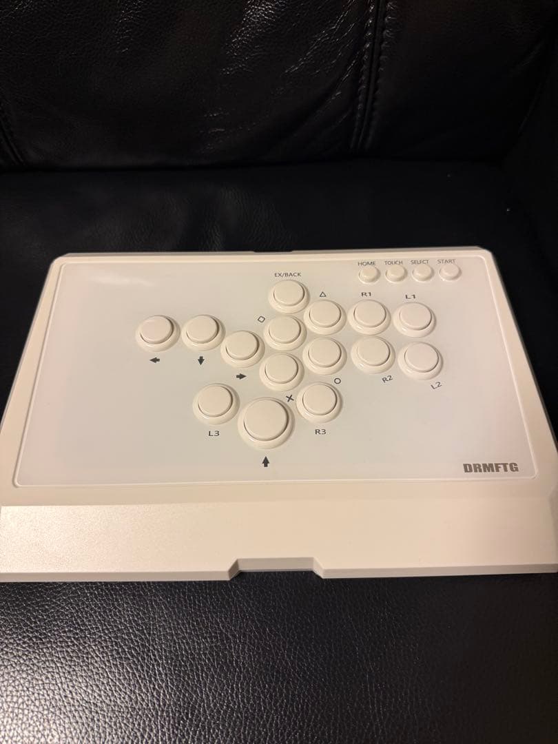 レバーレス　DRMFTG Fighting Box 三和ボタン