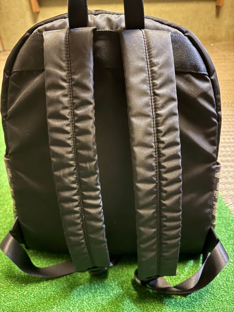 【美品】レザレクション バッグパック