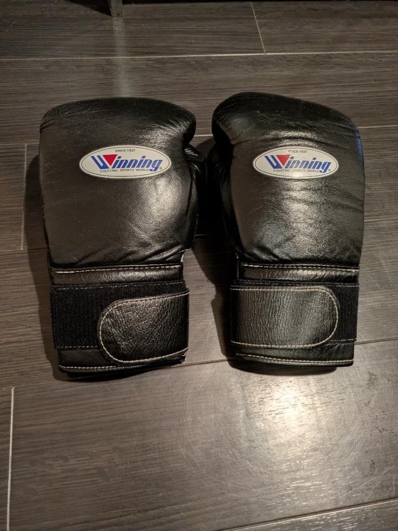 Winning ボクシンググローブ 14oz 黒