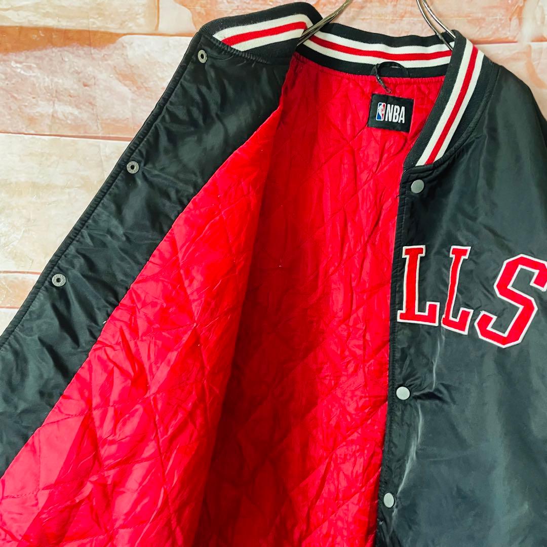 【超希少】NBAシカゴブルズ　スタジャン　ビックサイズXL ラビーン8 古着黒