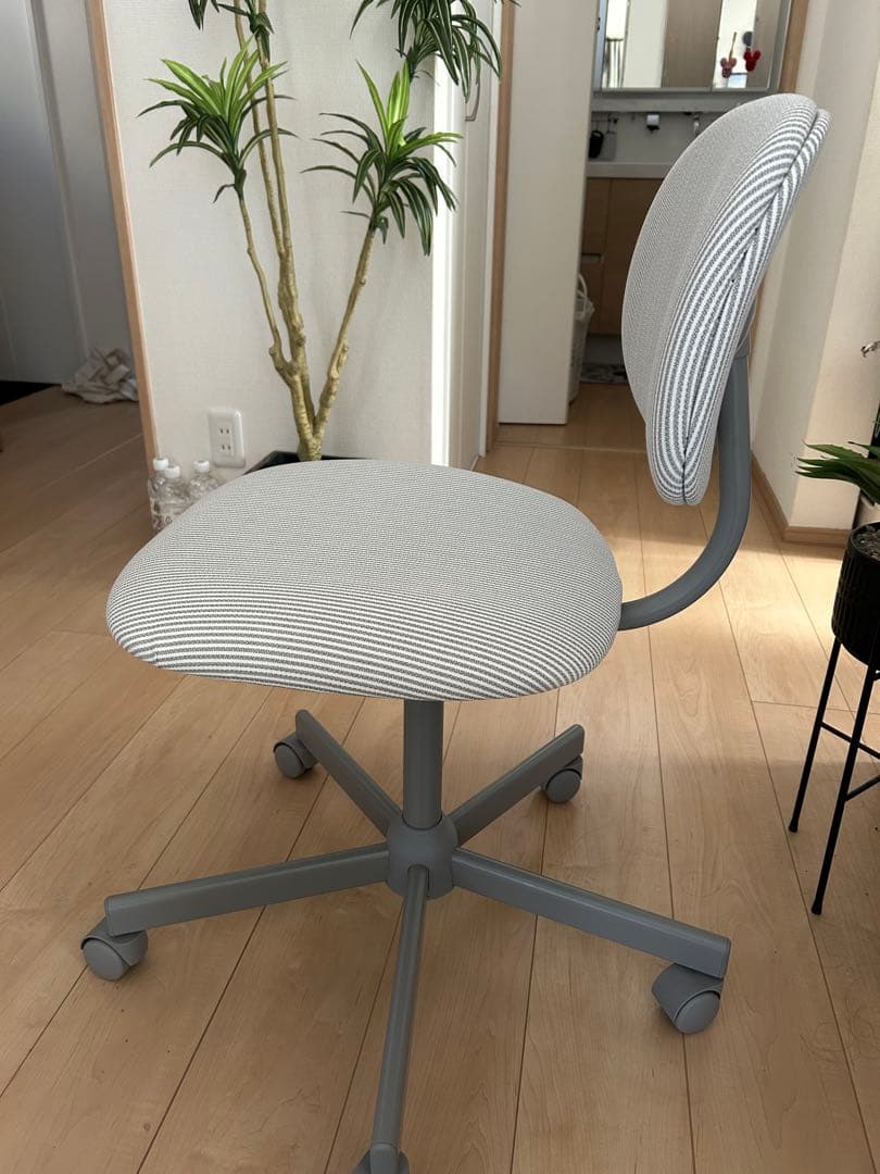 IKEAデスクチェア　椅子　新品　今だけ！