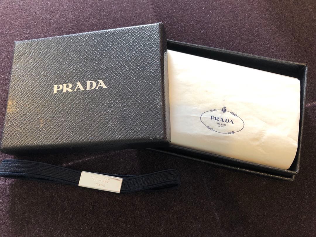 3*0様 PRADA サフィアーノレザー キーケース