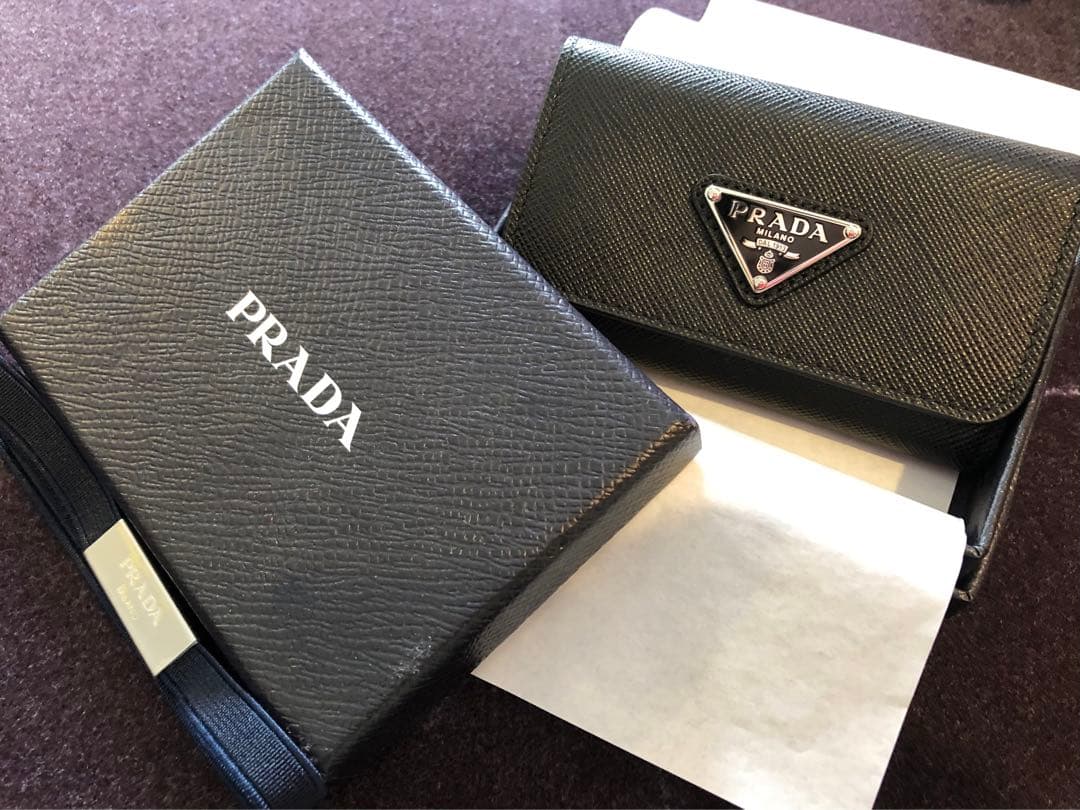 3*0様 PRADA サフィアーノレザー キーケース