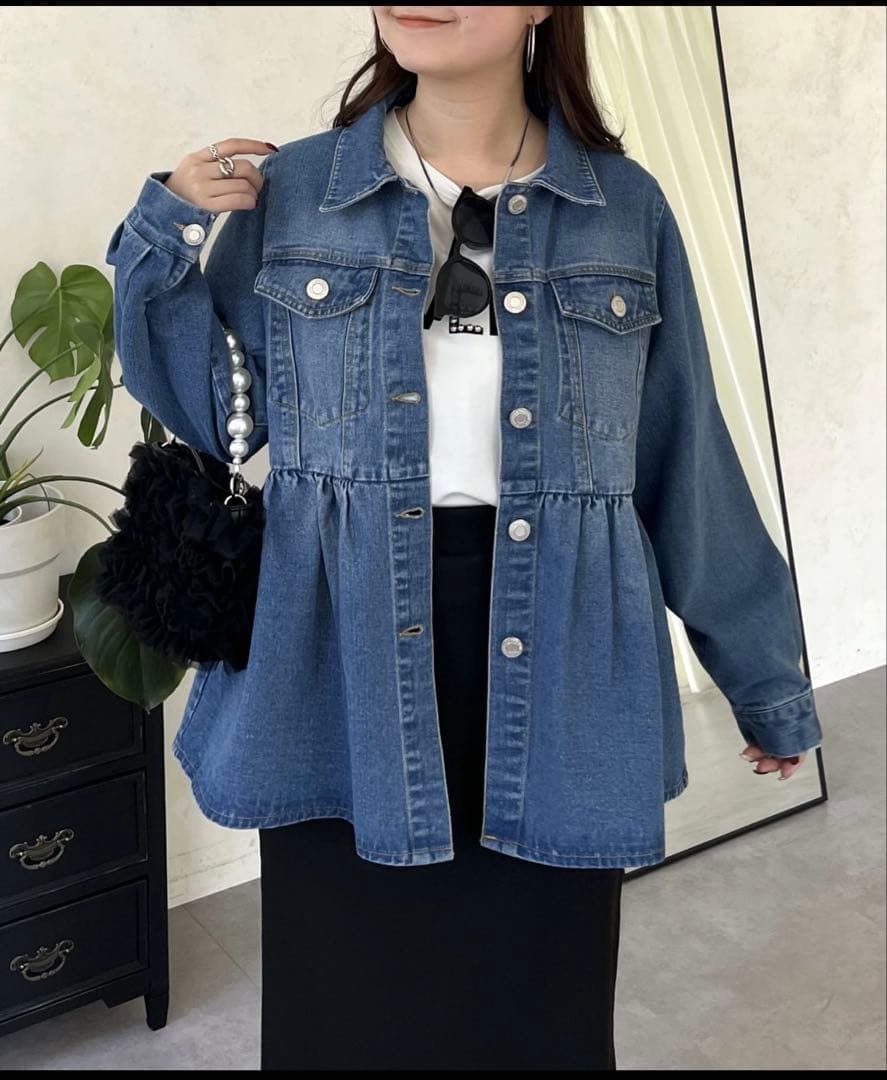 新作！！ギャザーぺプラムデニムジャケット